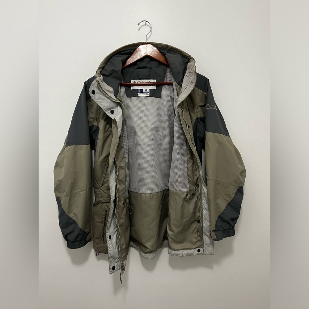 Columbia Women’s Windbreaker w/ Detachable Hood